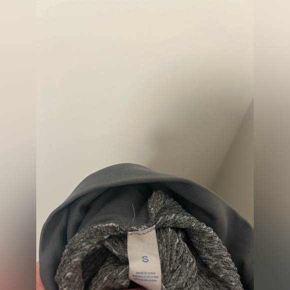 small shein gray and white leggings! - Picture 4 of 4